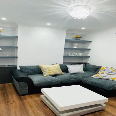 Luxury New Home Swanscombe Экстерьер фото
