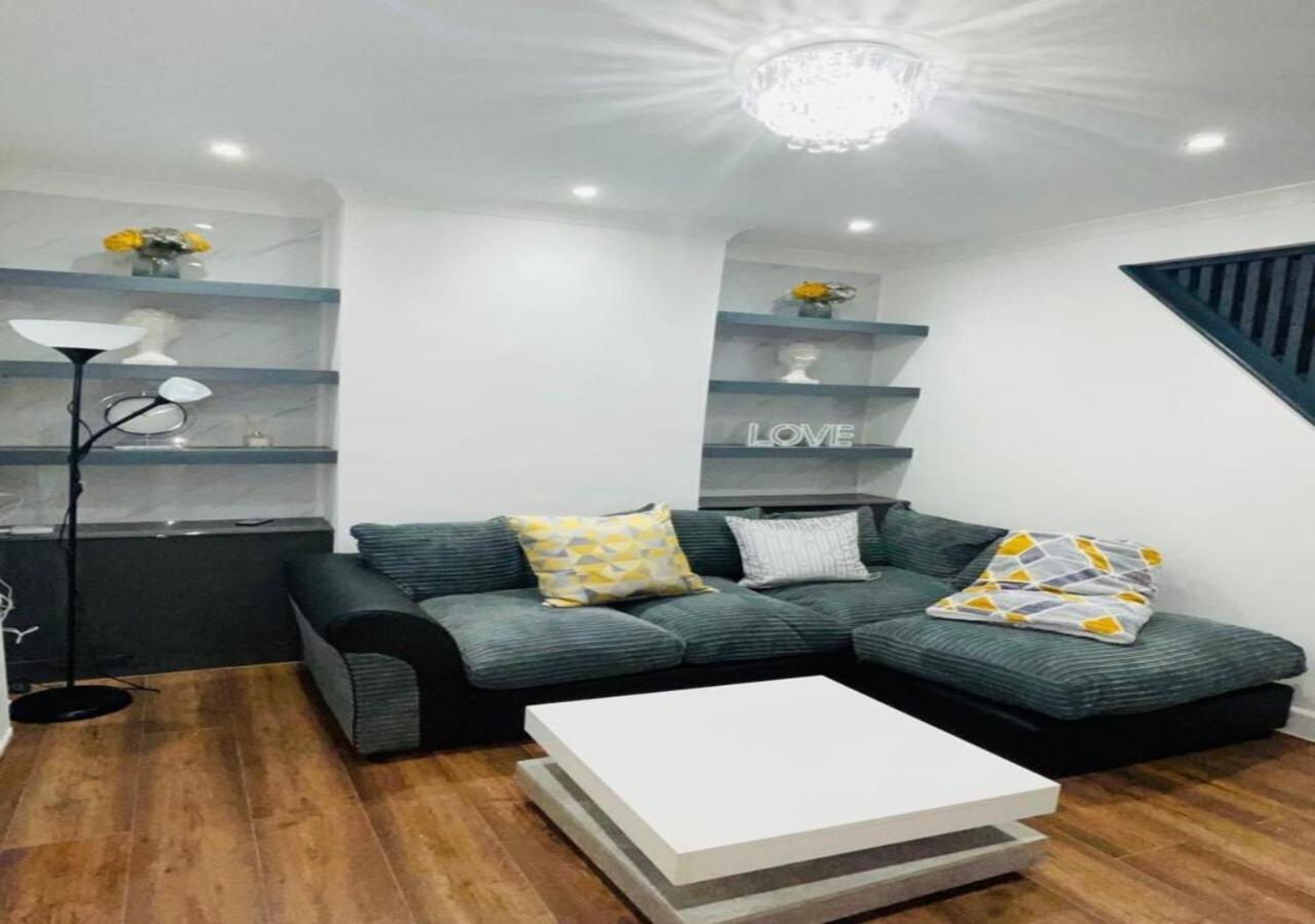 Luxury New Home Swanscombe Экстерьер фото